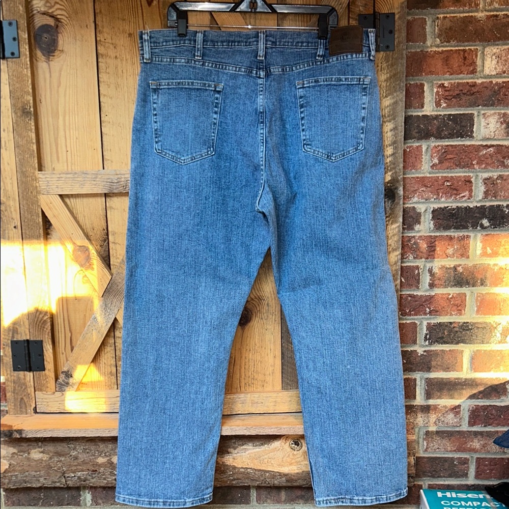 Men’s Wrangler Rugged Relaxed fit Classic Straight Denim Blue Jeans